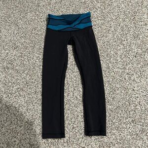 Lululemon Women's Black and Blue Leggings